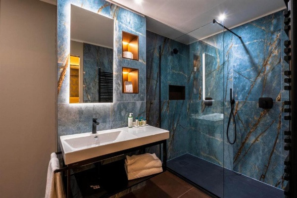 Hotel Touring image 10