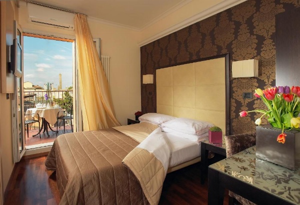 Hotel Touring image 11