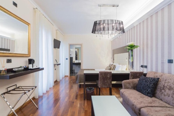 Hotel Touring image 15