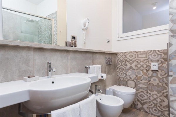Hotel Touring image 18