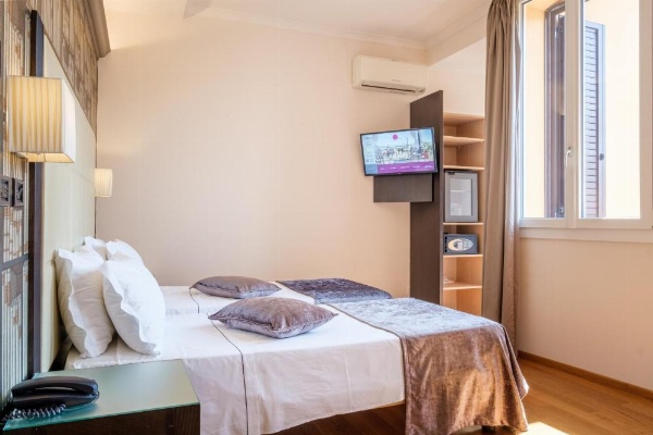 Hotel Touring image 22