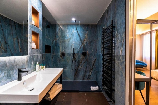 Hotel Touring image 9